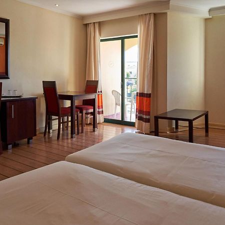 The Navigator Hotel อัลวอร์ ภายนอก รูปภาพ