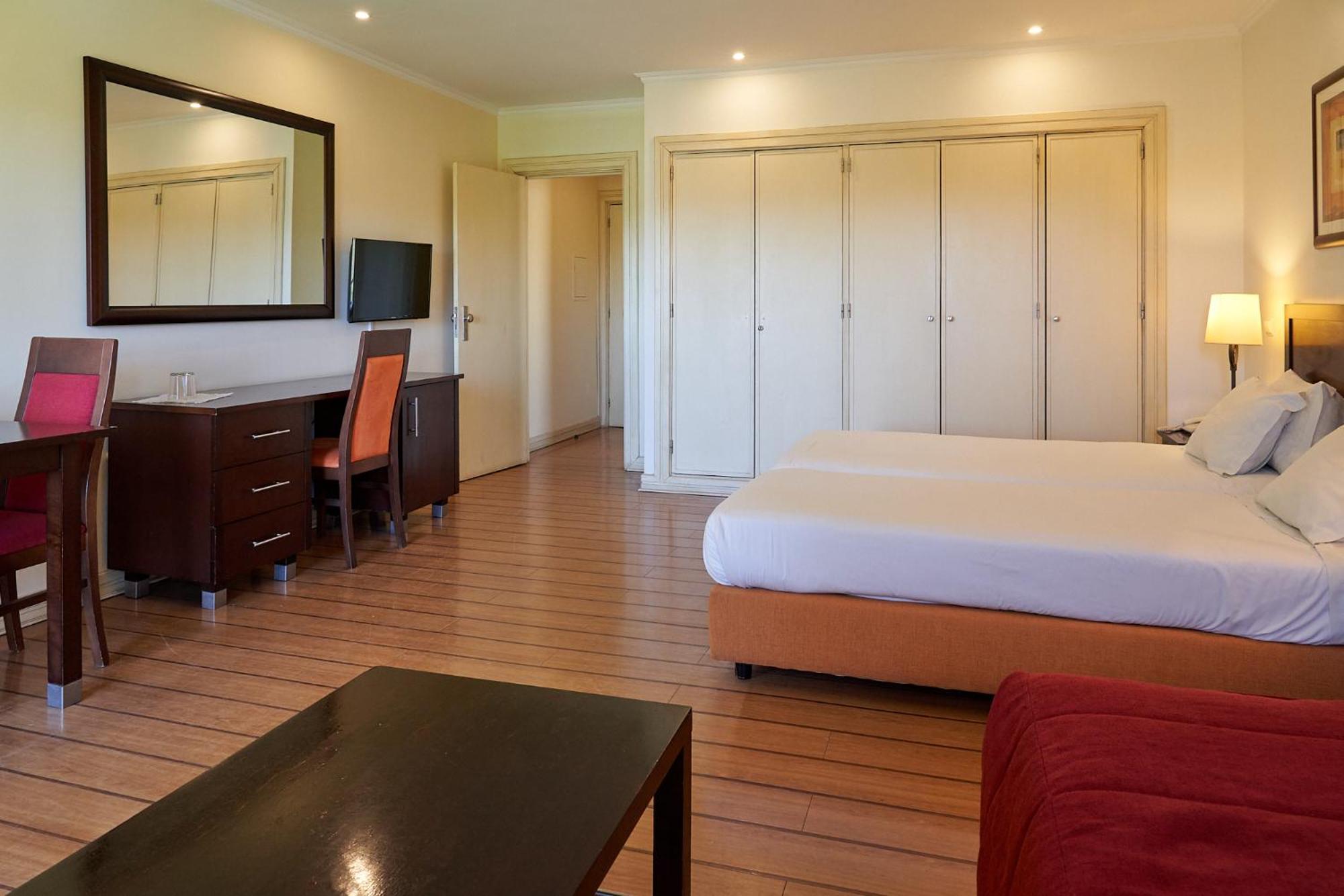 The Navigator Hotel อัลวอร์ ภายนอก รูปภาพ