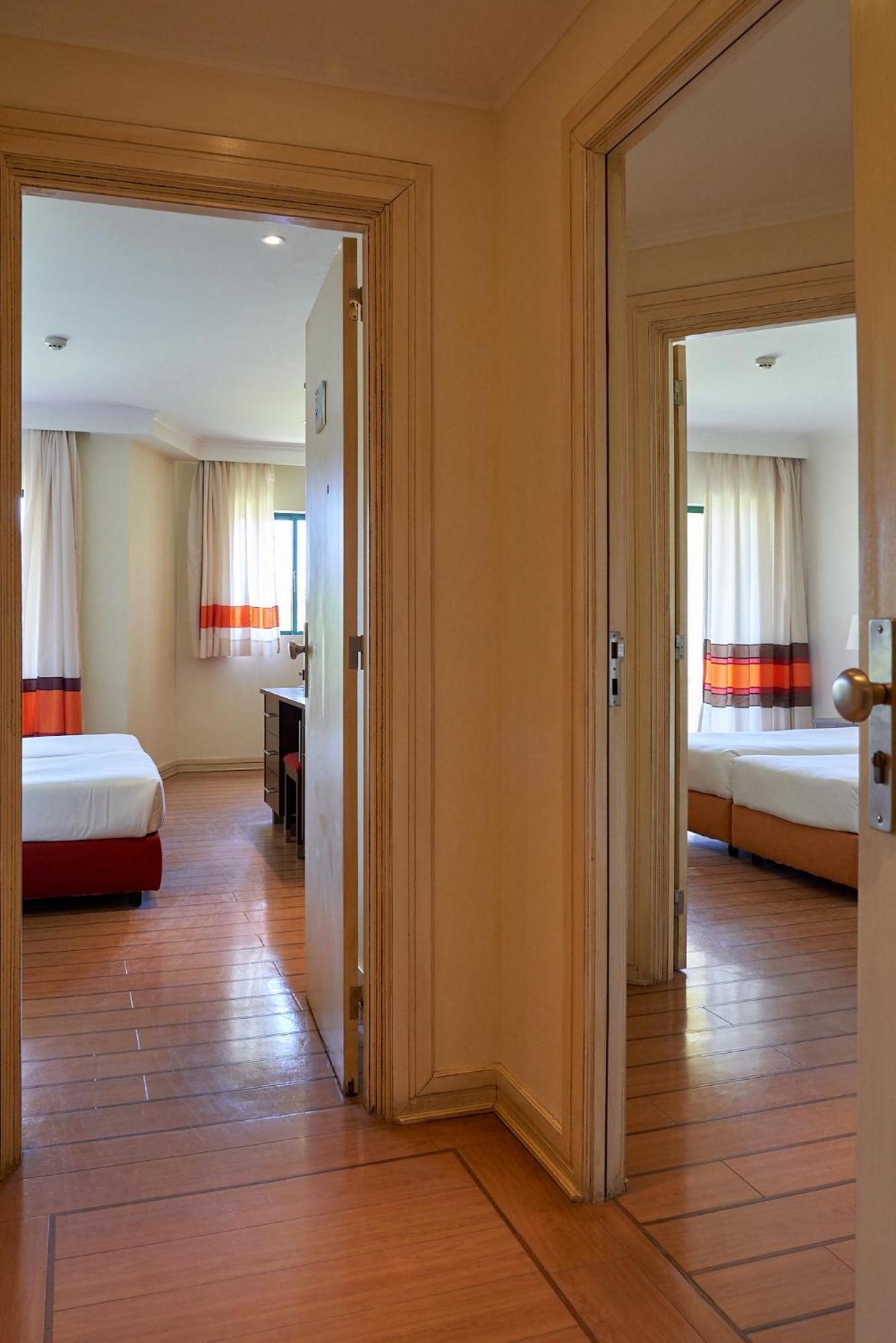 The Navigator Hotel อัลวอร์ ภายนอก รูปภาพ