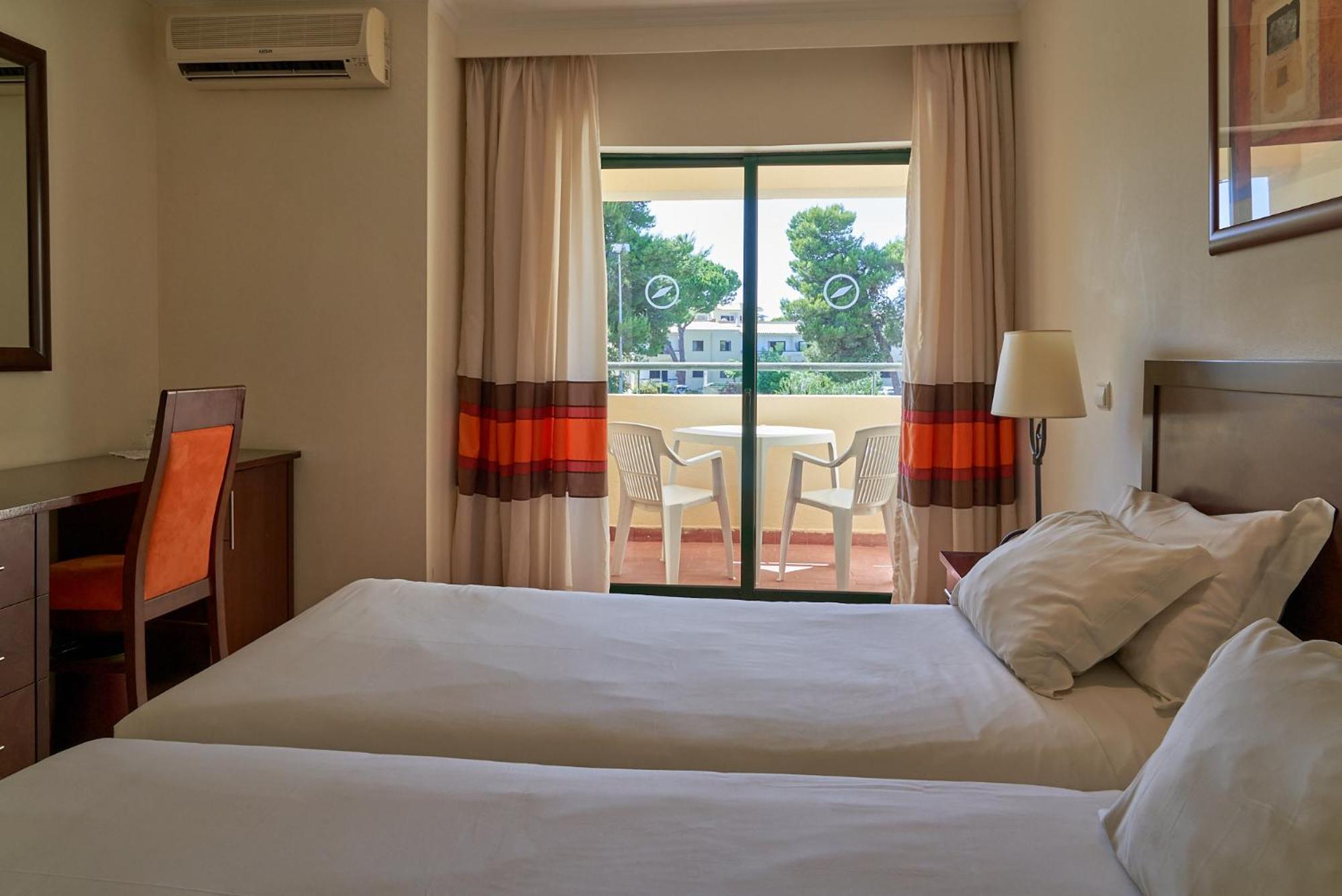 The Navigator Hotel อัลวอร์ ภายนอก รูปภาพ